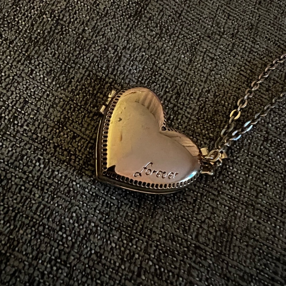 Elegant Gold Heart Pendant Necklace